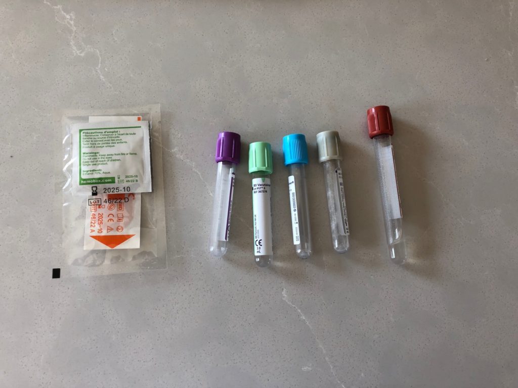 Tubes pour prise de sang du cabinet infirmier Caen Venoix.